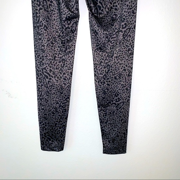 Beyond Yoga Cheetah Print Caught In The Midi High Waisted Legging Small - Picture 7 of 9